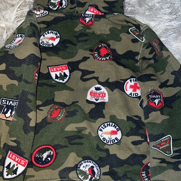 ✨ Rare Levi’s Camo Patch Hoodie 2T | Limited Edition | Worn Once - Picture 4 of 10
